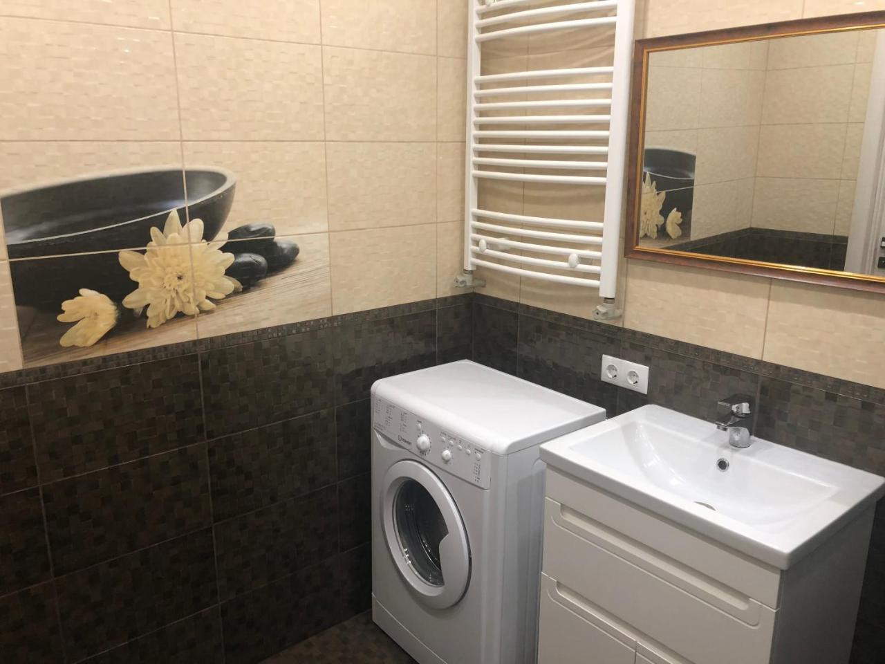 Gil Apartments, 38 Prospect Svobody อุชโฮรอด ภายนอก รูปภาพ